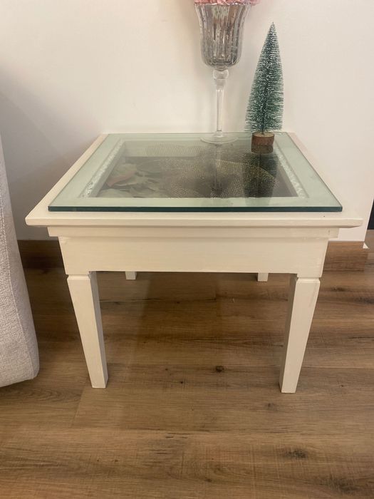 Mesinha centro com vitrine