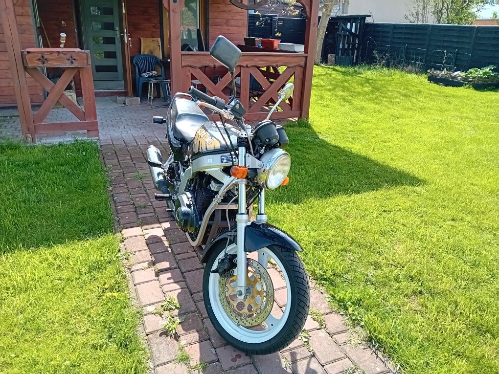 Motocykl Suzuki GS 500 sprowadzony