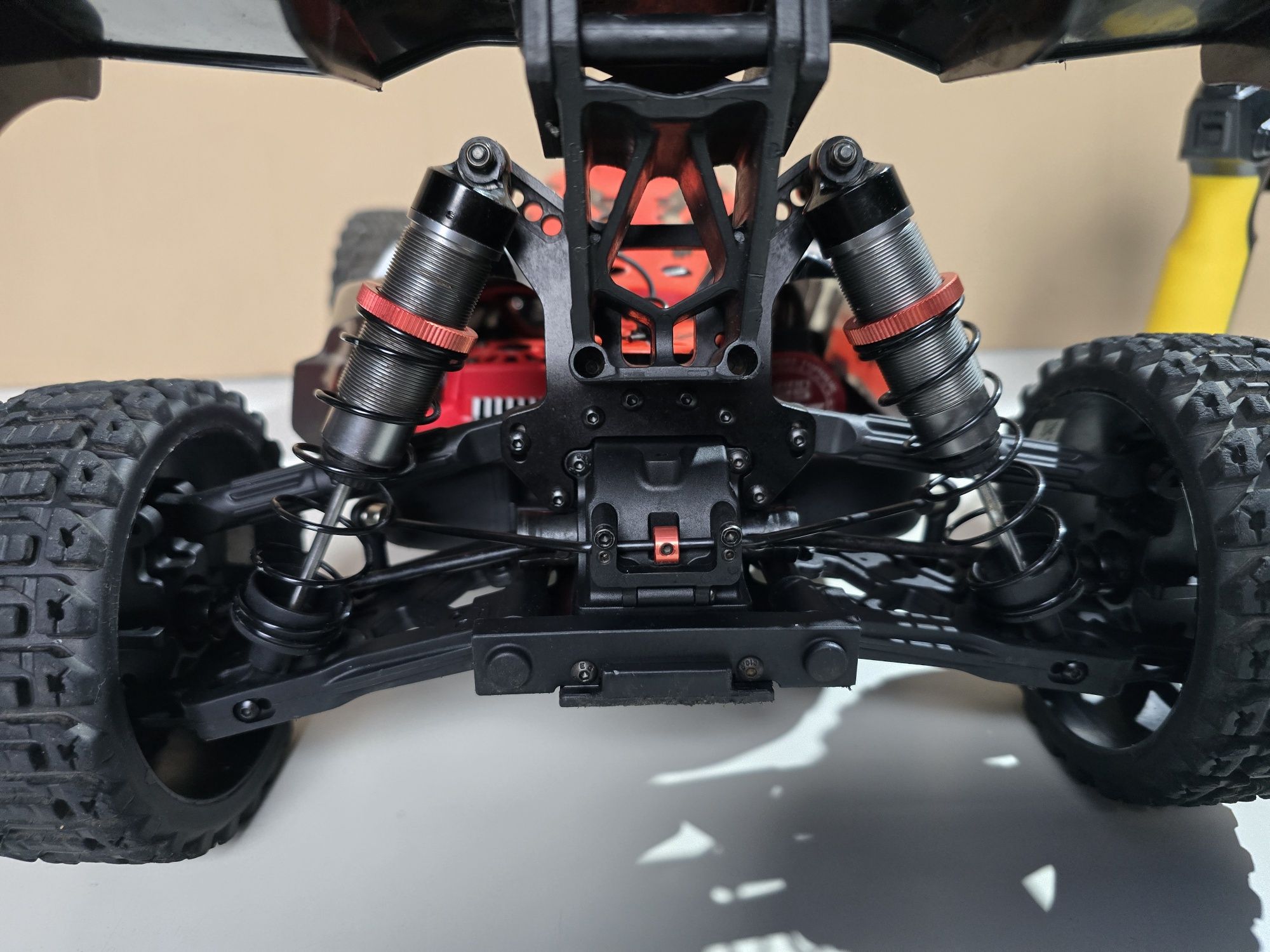 Model RC buggy team corally 1:8 6s