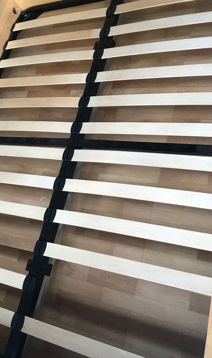 Rama łóżka solidna drewniana ze stelażem 160x200