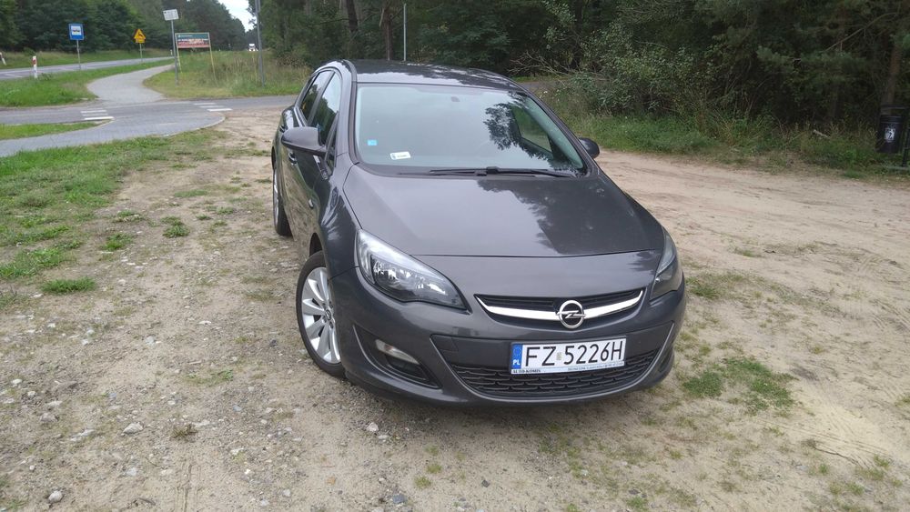 Astra 1,4, bardzo mały przebieg, technicznie igła