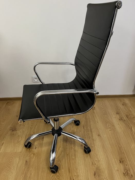 Fotel biurowy obrotowy