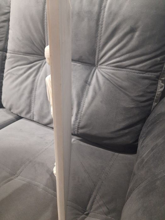 Барельеф из литого камня "Дама с фруктами", декор интерьера