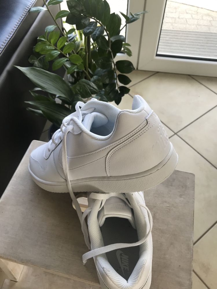 Sneakersy Nike białe, rozm. 45, dł wkladki 29 cm