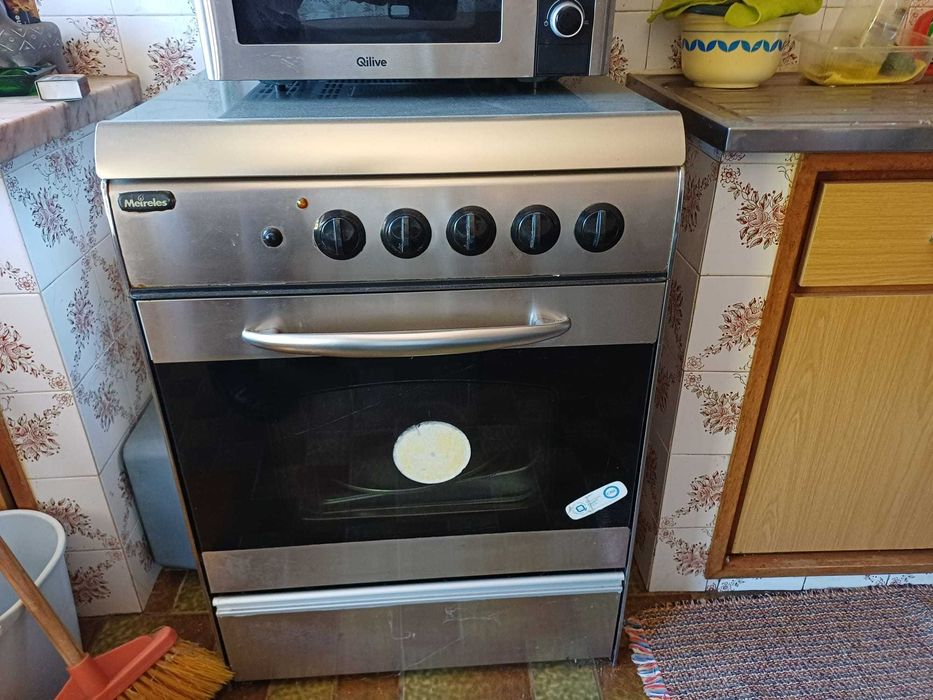 Fogão a gás e eletricidade