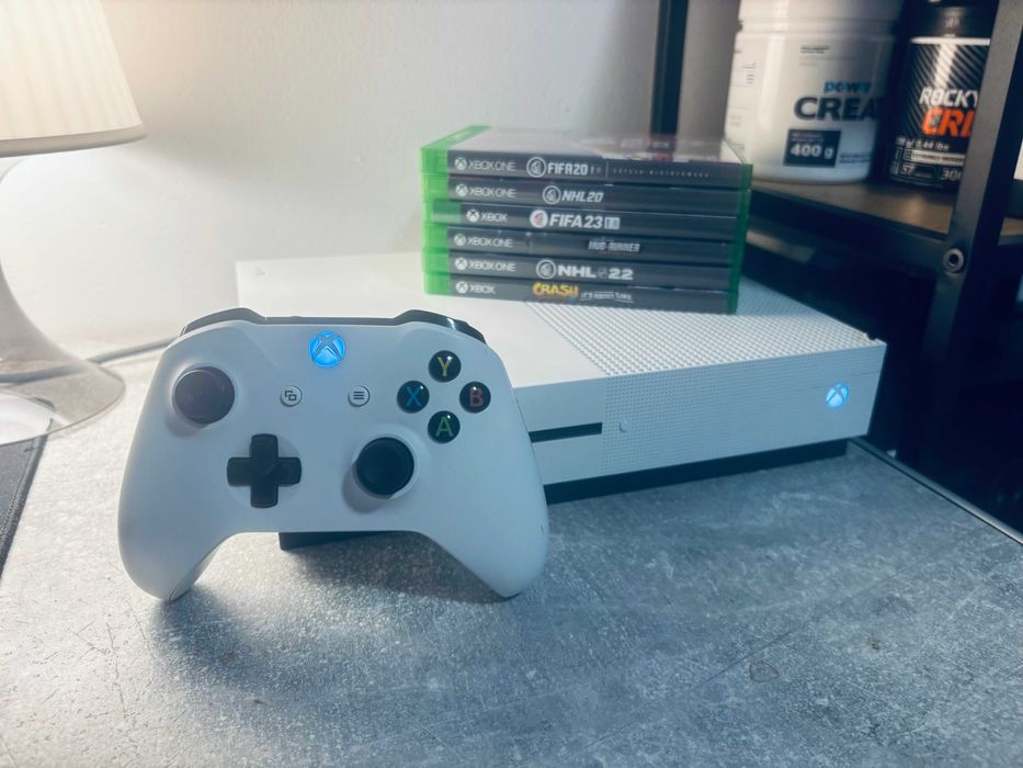 Xbox One S 1TB Pad + Gry