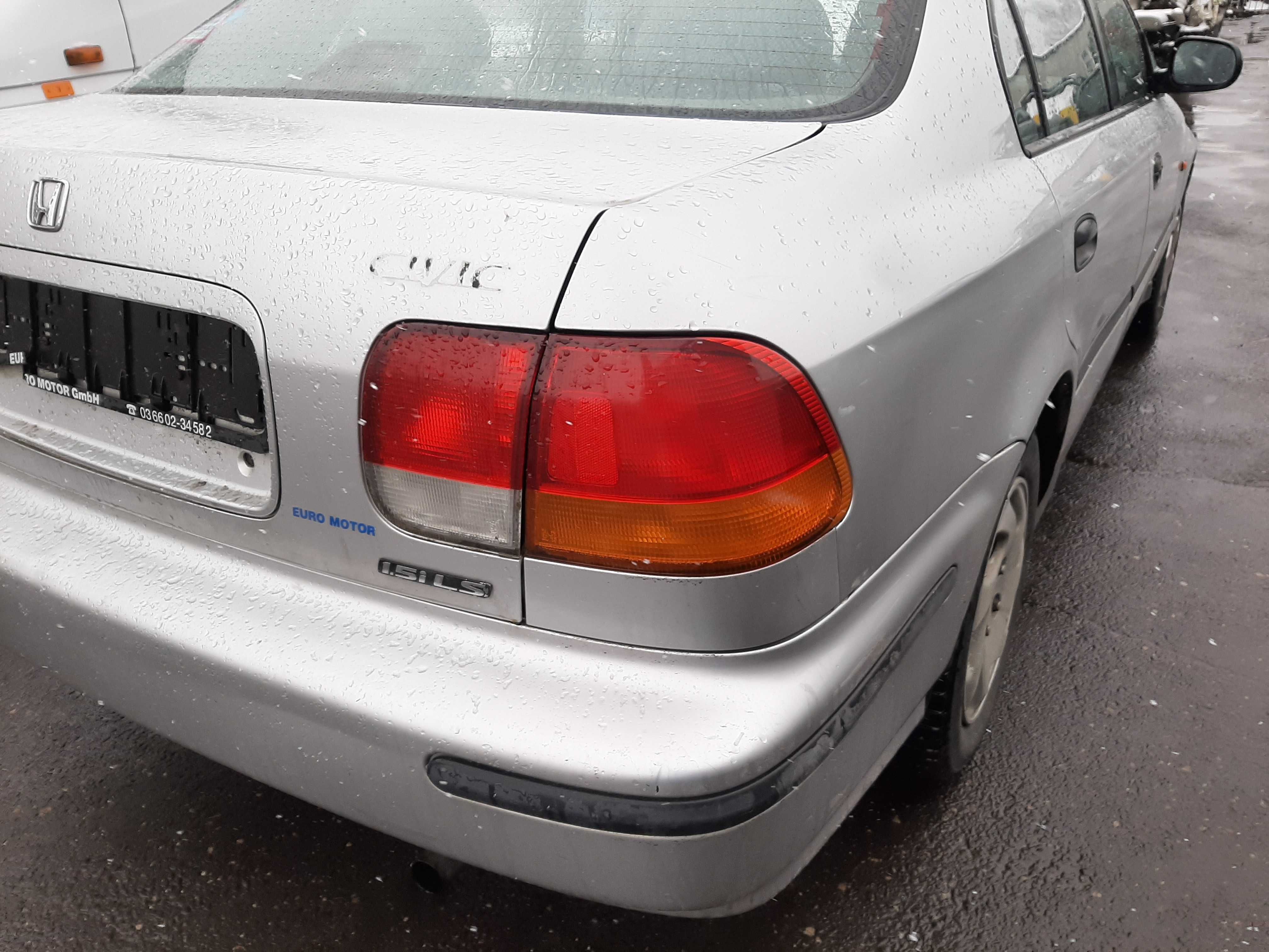 HONDA CIVIC 1.5i  1996r 4D Sedan.Lampa tylna