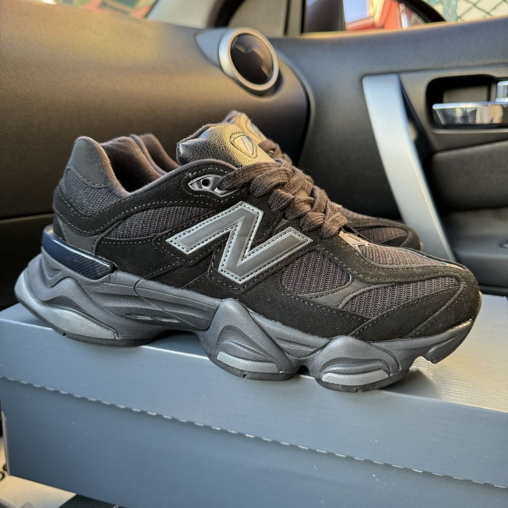 Чоловічі жіночі кросівки нюбеланс чорні New balance 9060 black