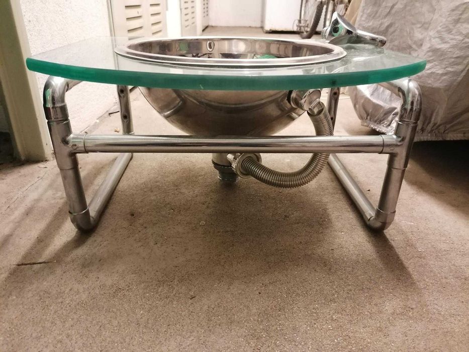 Lavatório inox com estrutura