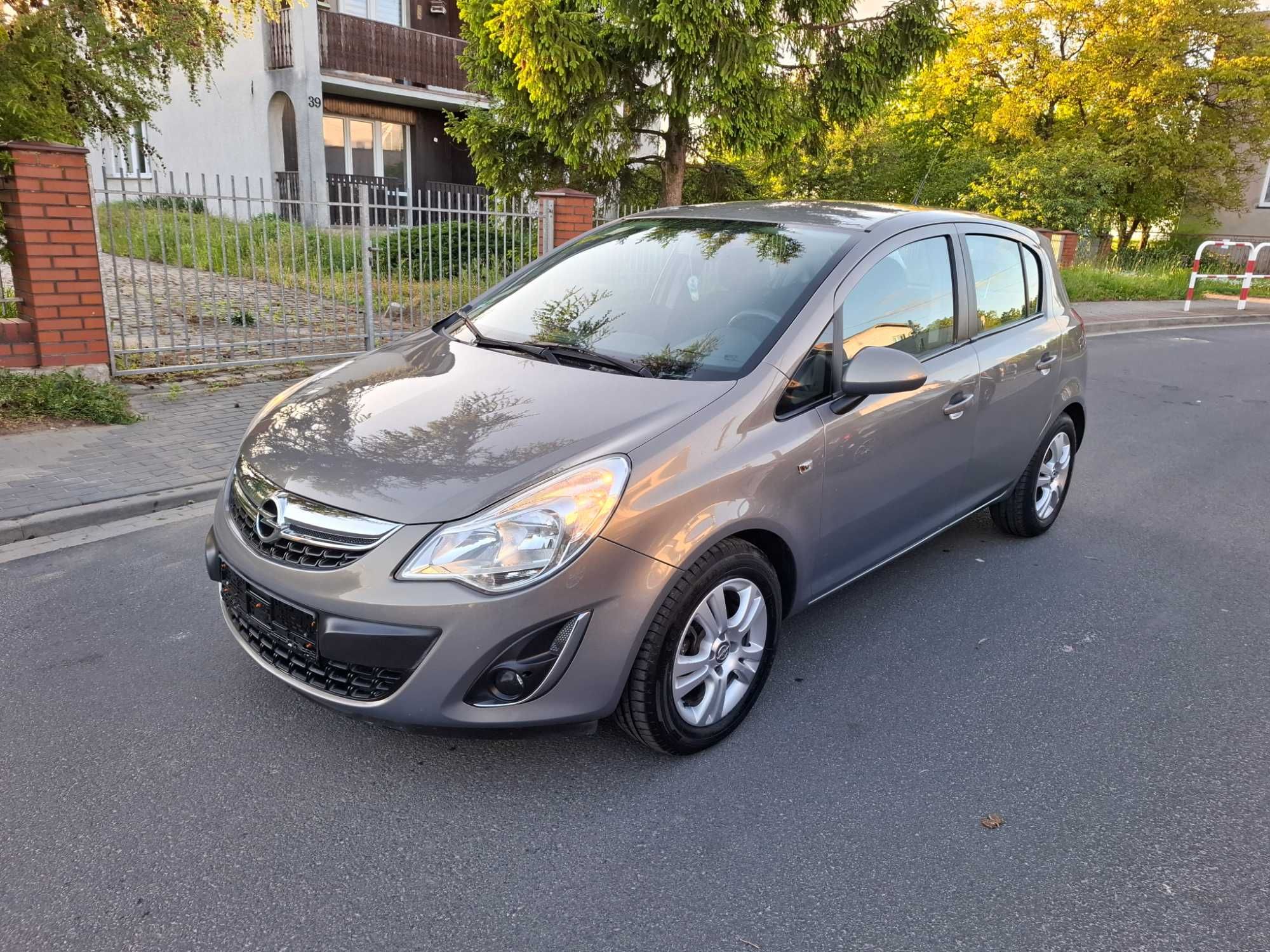 OPEL CORSA D 1.2 LIFT 2013 ROK KLIMA tempomat z Niemiec  serwis