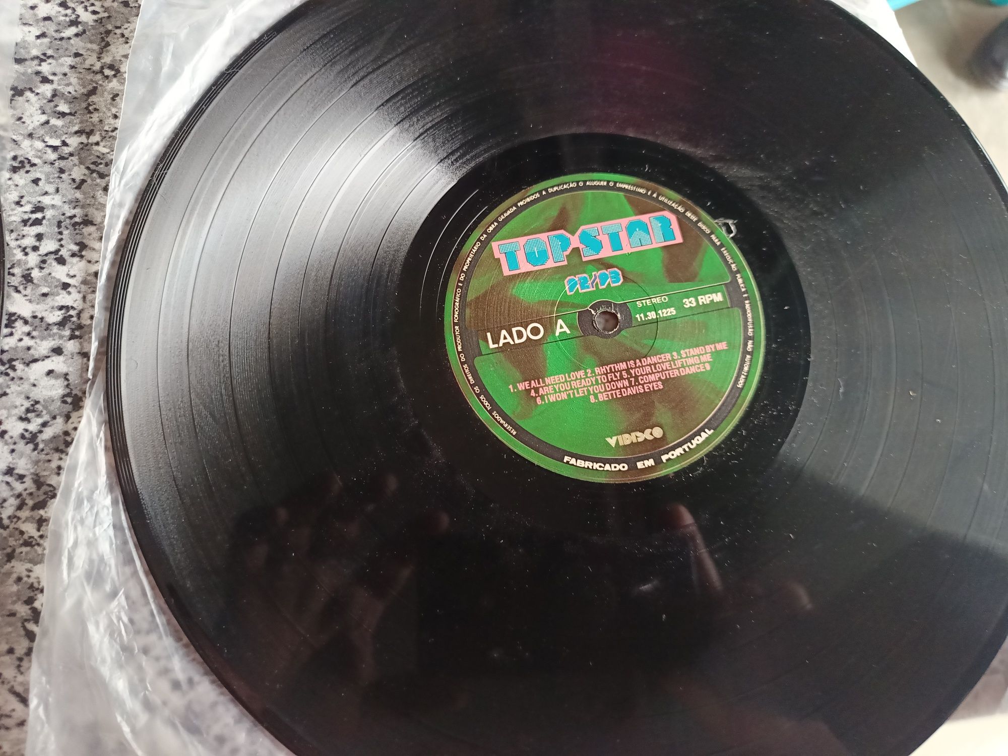 Vendo 54 discos de vinil