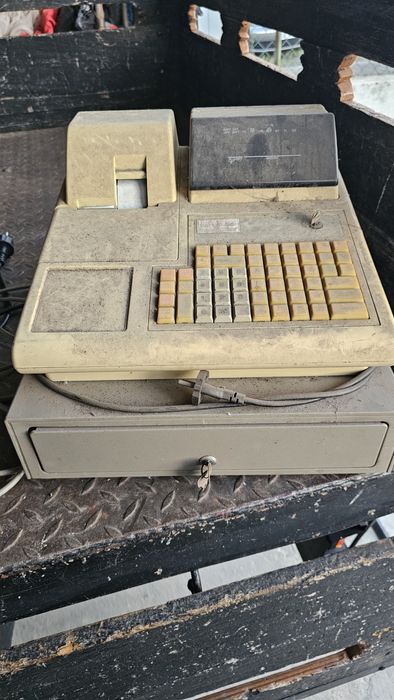 Cx registadora e monitor