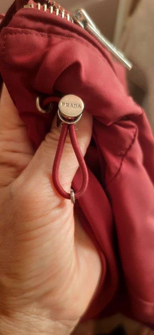 Продам вітровку PRADA