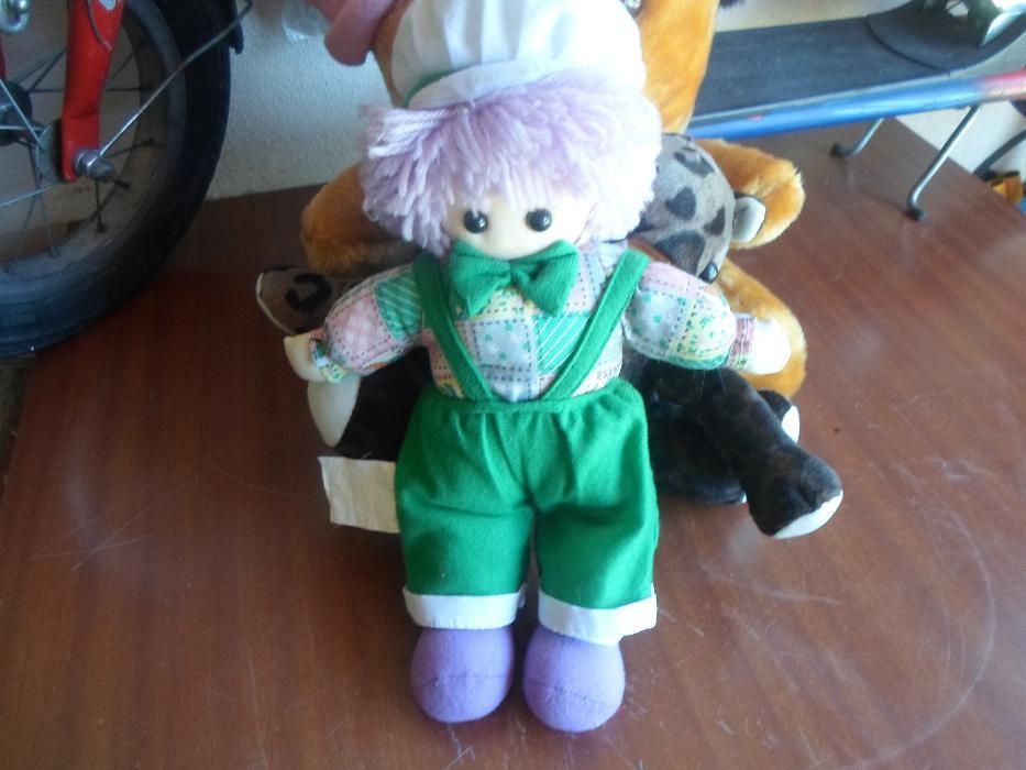 tudo como novo 3 peluches + 1 boneca