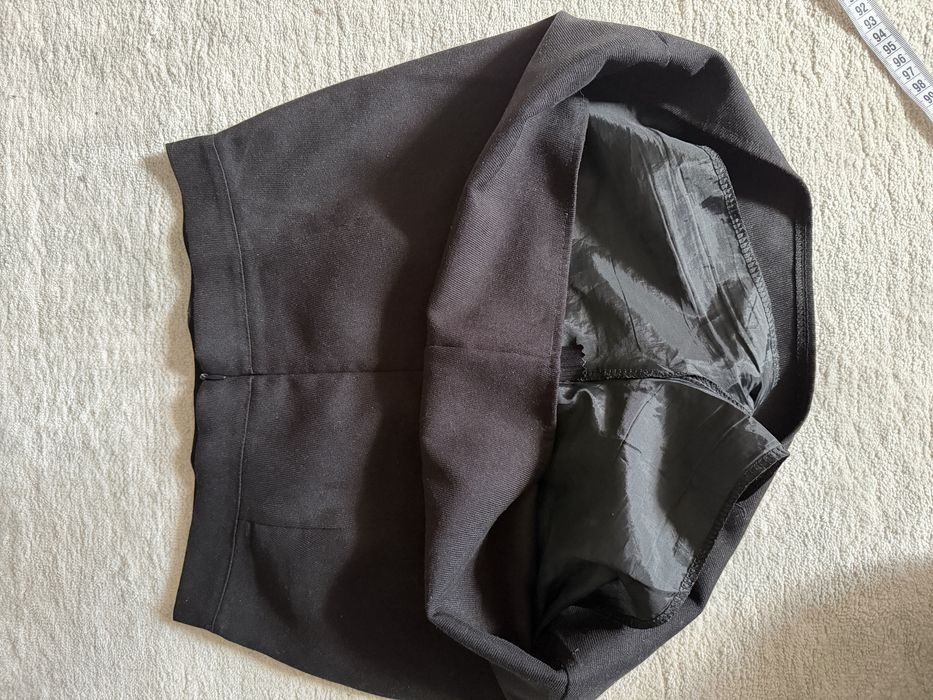 Чорна спідниця з шортами