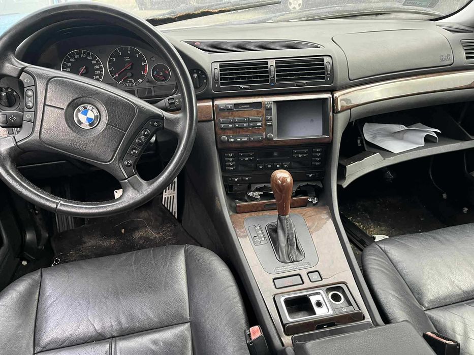 BMW E38 2.8 cała na części