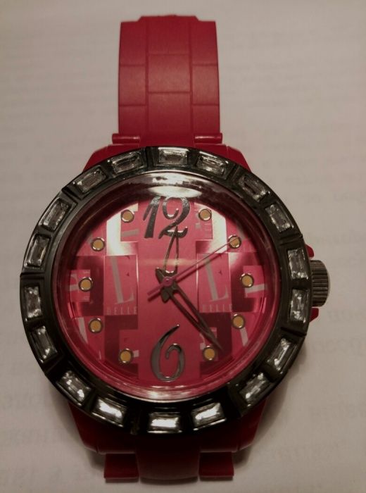 Часы кварцевые Elle