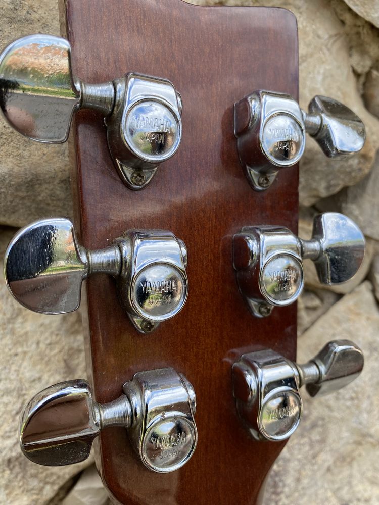 YAMAHA Grand Concert Guitar FG-331