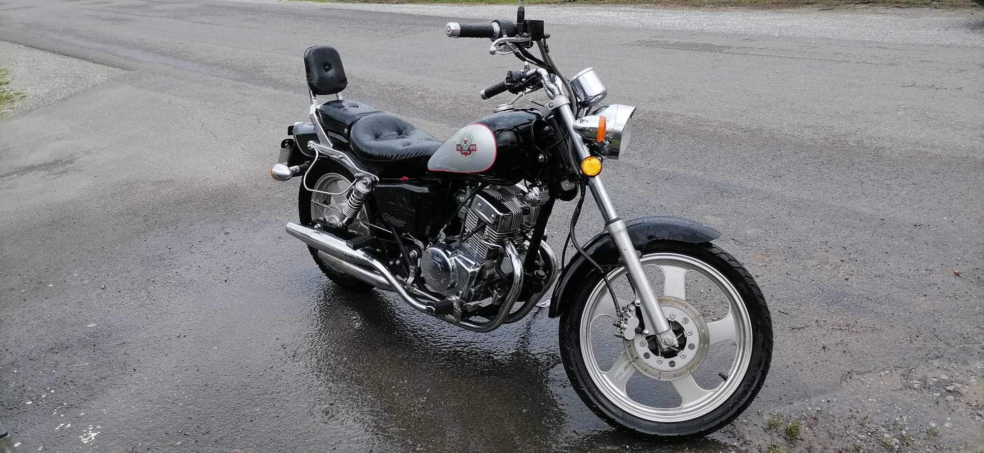 Motor  chopper  REGAL RAPTOR 125 NA kat B  przebieg 4.6  tys. km