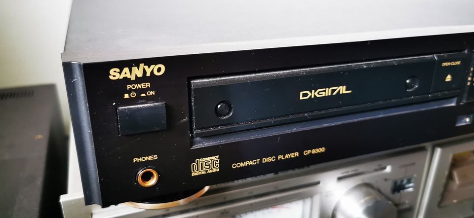 Odtwarzacz CD Sanyo CP 8300