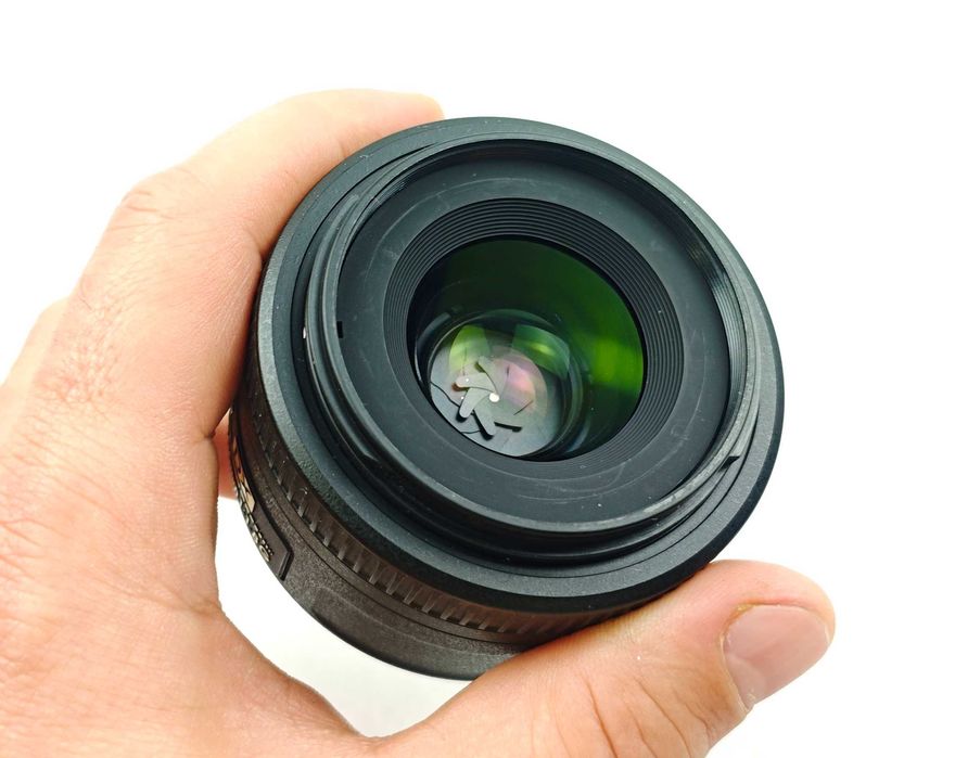 Об'єктив Nikon DX AF-S Nikkor 35mm 1:1.8G (фікс / світлосильний)