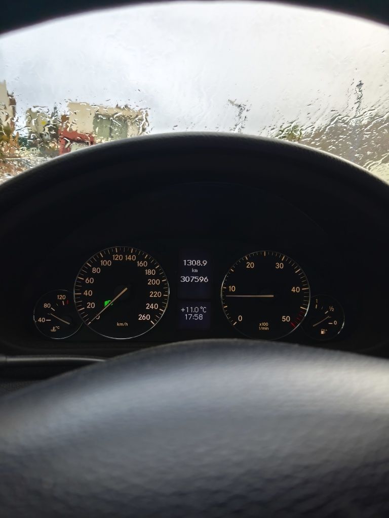Mercedes Benz C220