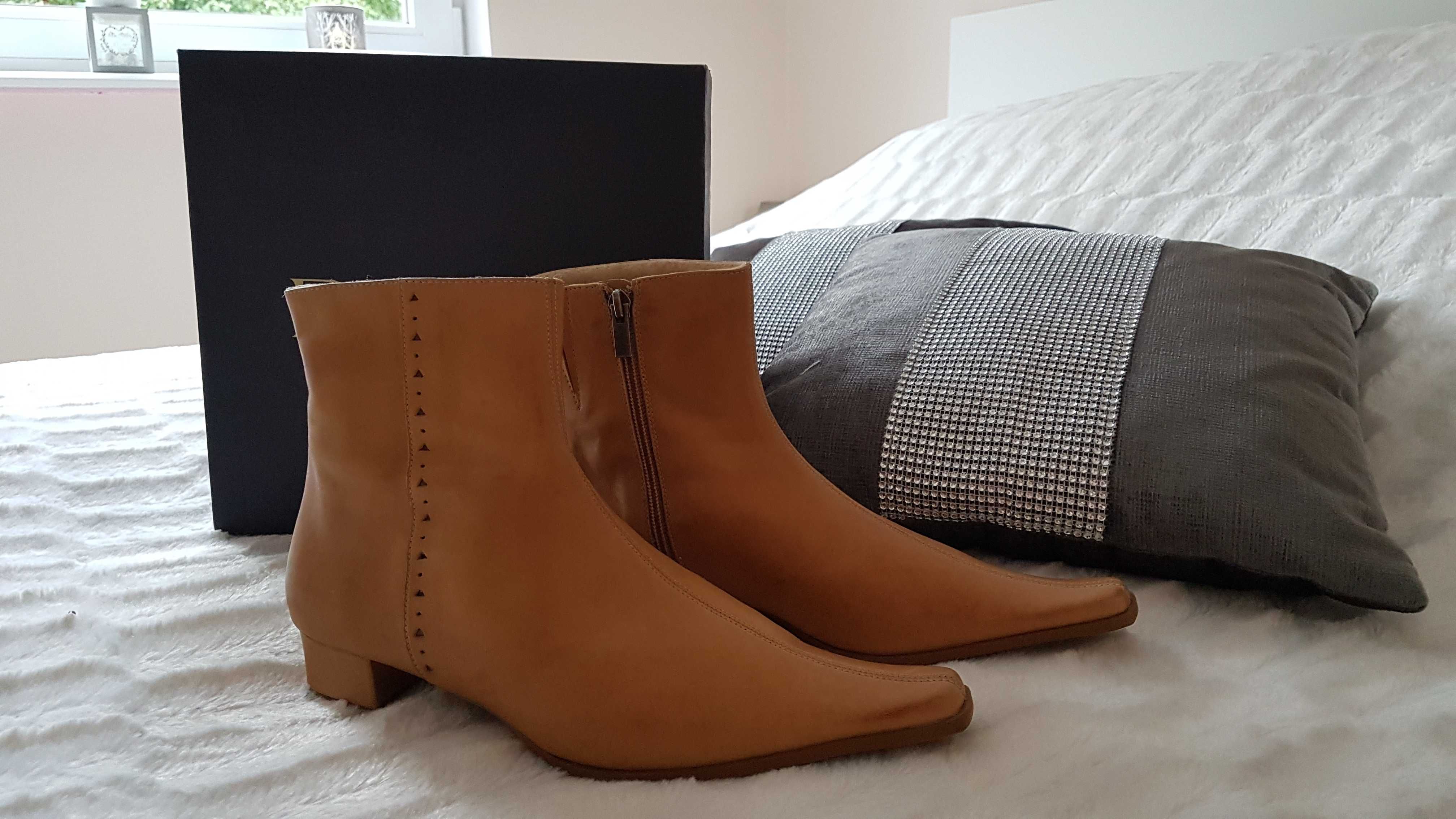 Buty Ryłko  38,5 nowe