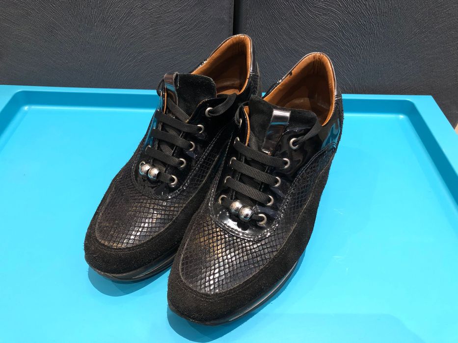 Sapatilhas pretas de cunha (pele genuína) - tam 37