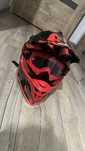 kask do motocykla z goglami