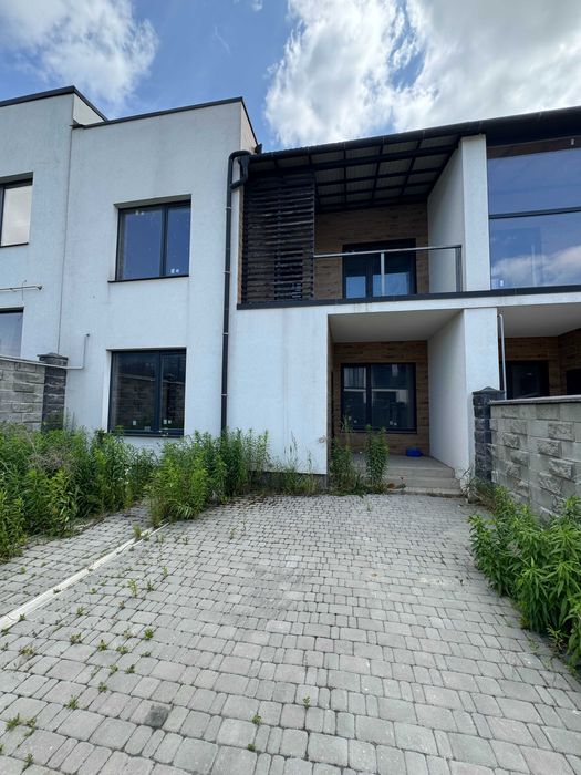 Продам котедж з міськими комунікаціями. Р-н Щасливе