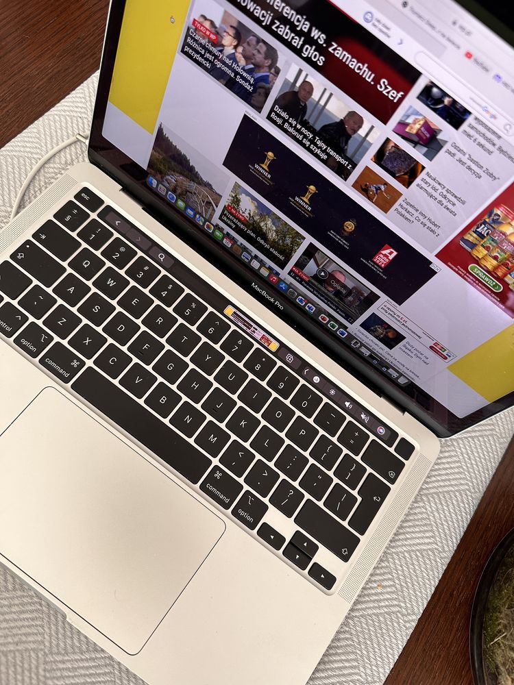 Macbook pro M1 2022