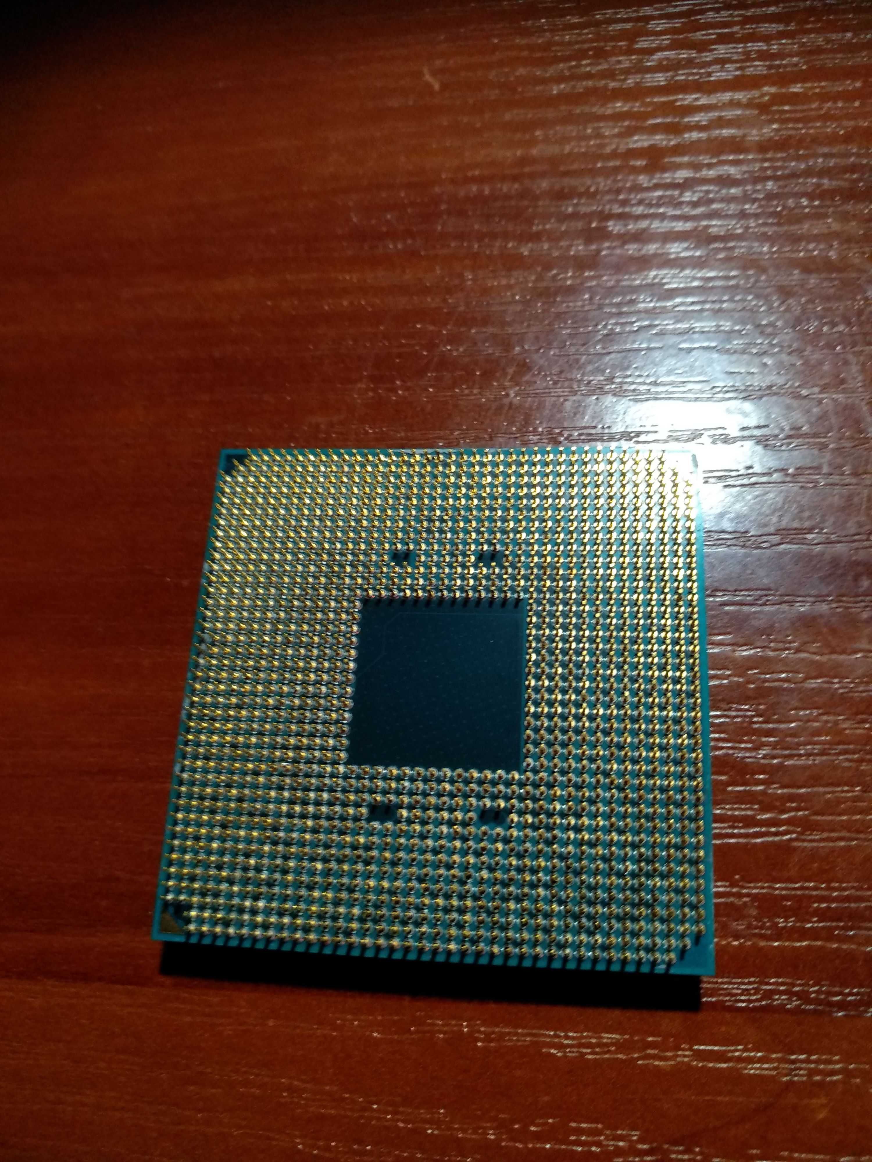 Продам процессор Ryzen 3 2300X в идеальном состоянии.