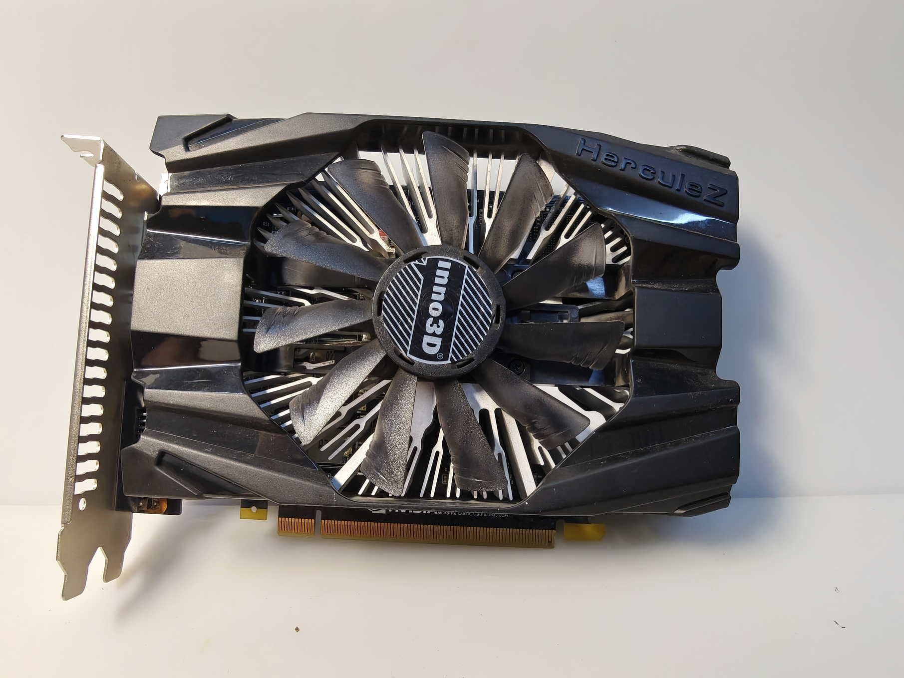 Inno3D GeForce GTX 1060 3GB Compact (N1060-6DDN-L5GM)