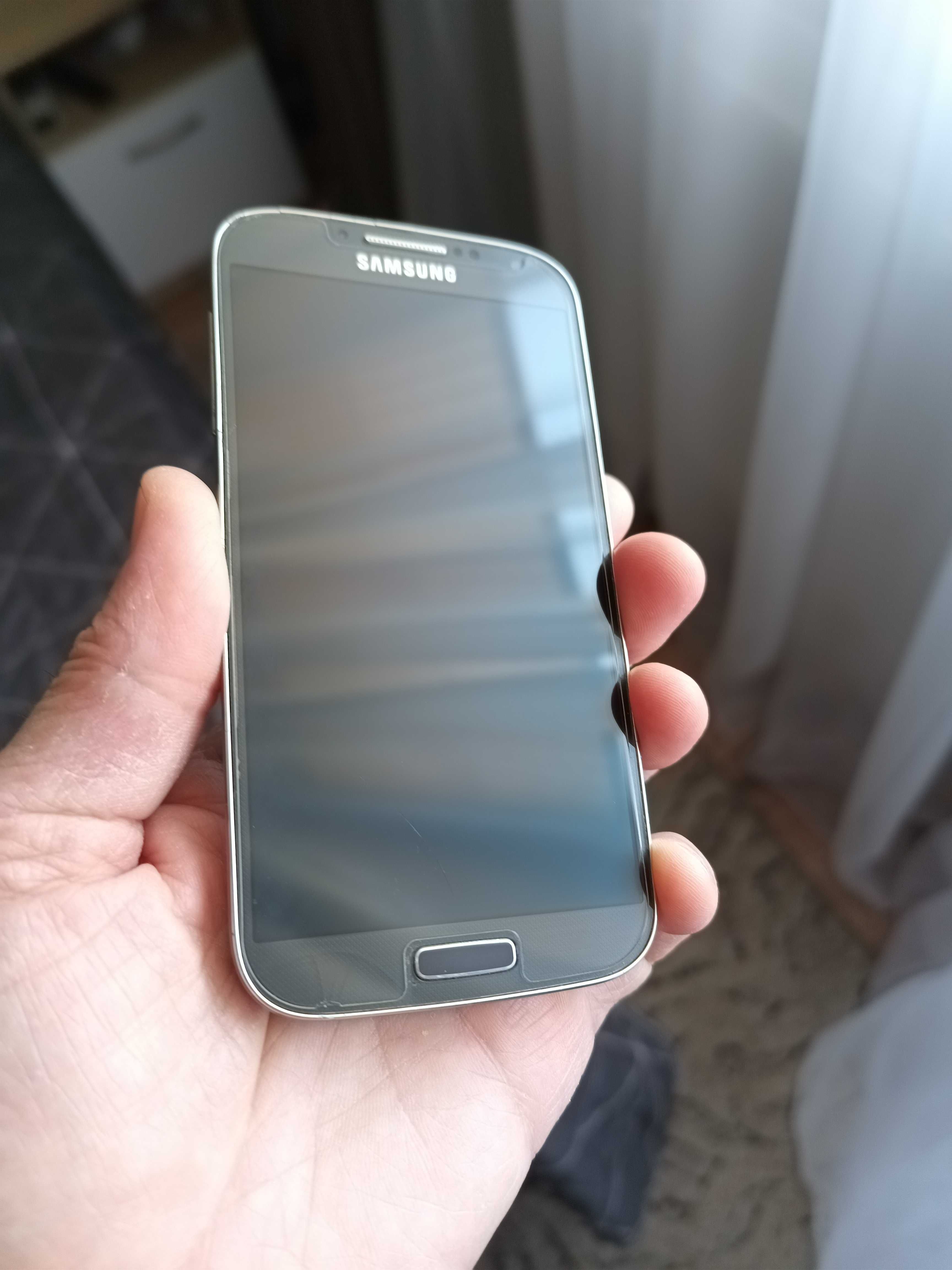 Продам смартфон Самсунг гелакси S 4