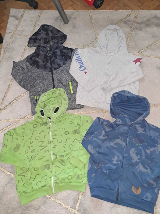 Paczka ubrań dla chłopca rozmiar 128  31 szt.