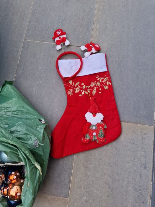 Árvore Natal Leroy Merlin c/ pinhas 1.50m c/ acessorios