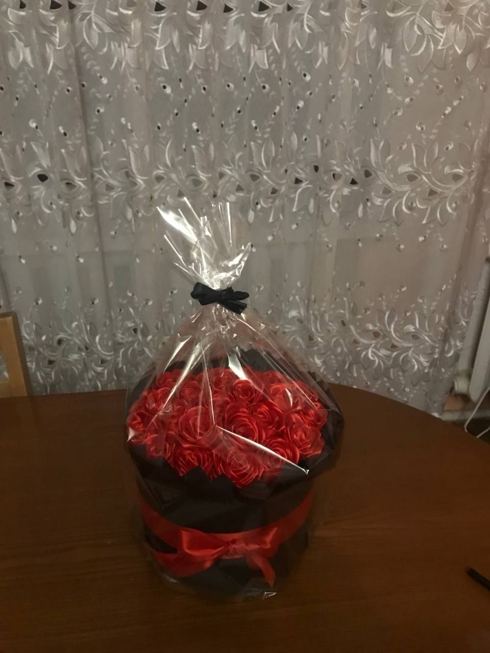 Букети з атласної стрічки, букети в кубі.