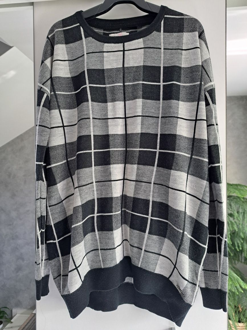 Sweter oversize w kratę