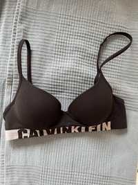 Stanik Calvin Klein, 75b