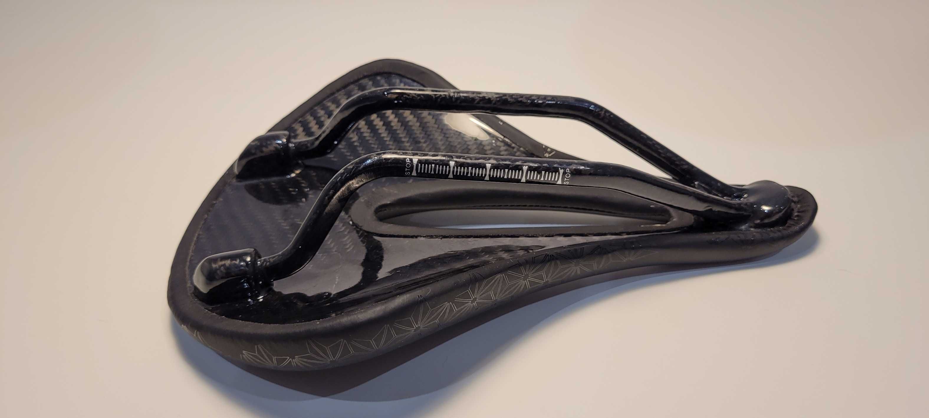 Siodełko rowerowe Carbon Karbon Mixed