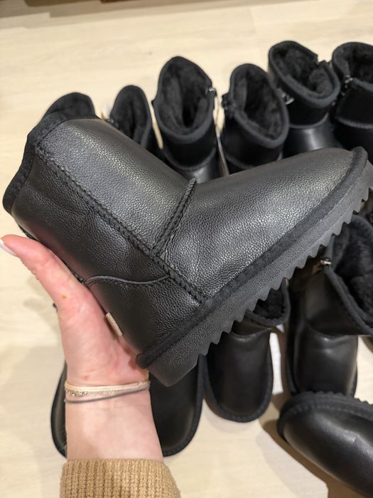 Зимние ботинки типа угги