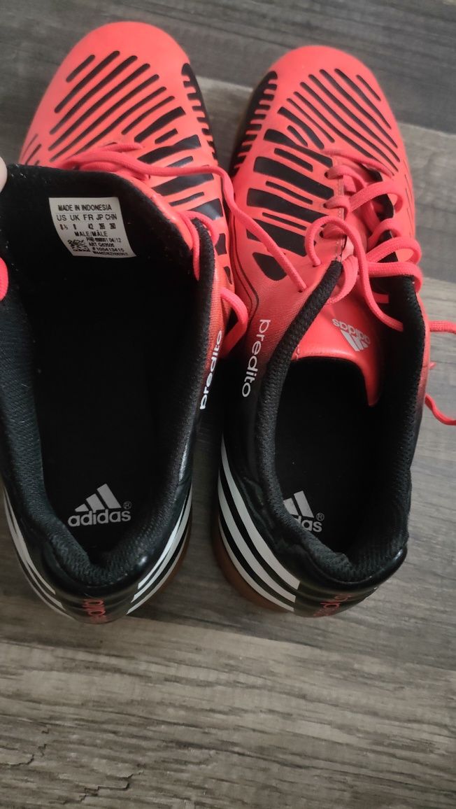 świetne halówki ADIDAS PREDATOR w super stanie