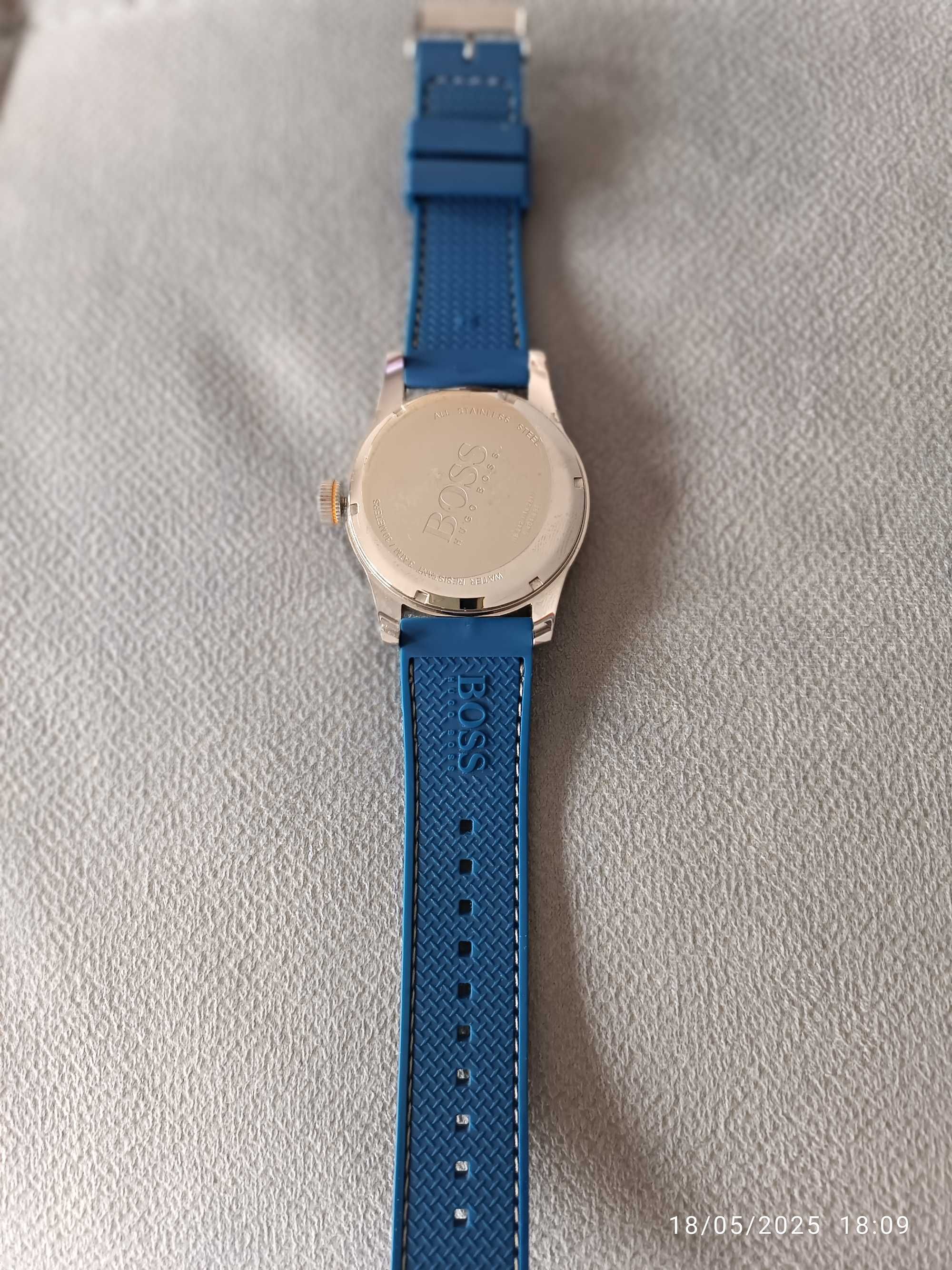 Relógio Hugo Boss c/ bracelete de silicone azul
