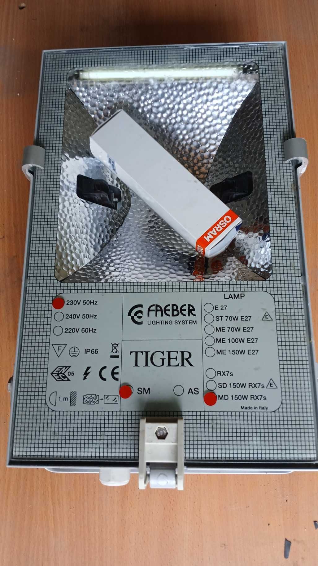 Oprawa oświetleniowa zewnętrzna nowa Faeber Tiger 150W