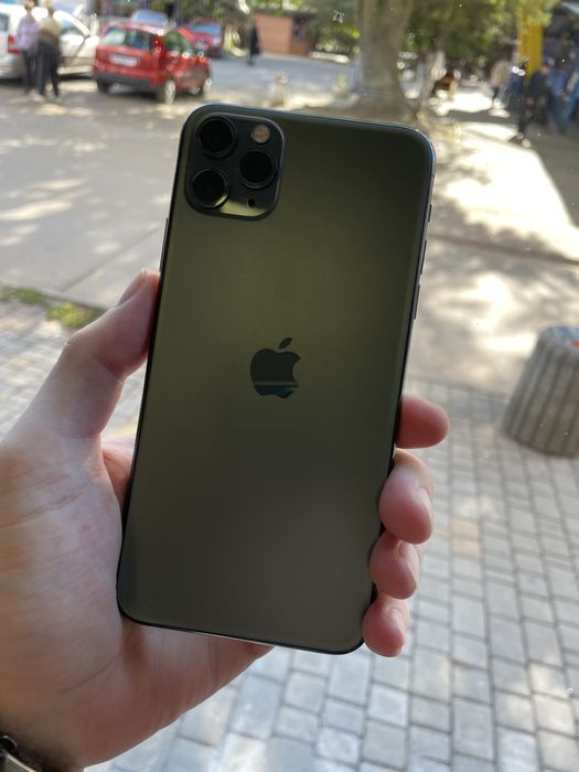 Продам iPhone 11 Pro max в практично новому стані