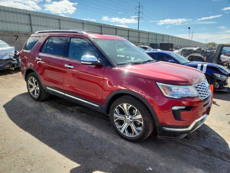 Ford Explorer Platinum 2018 .