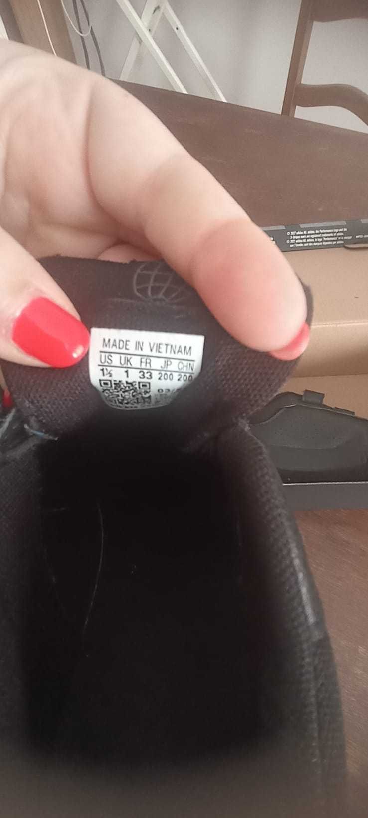 Vendo Sapatilhas Adidas Personalizadas nº 33