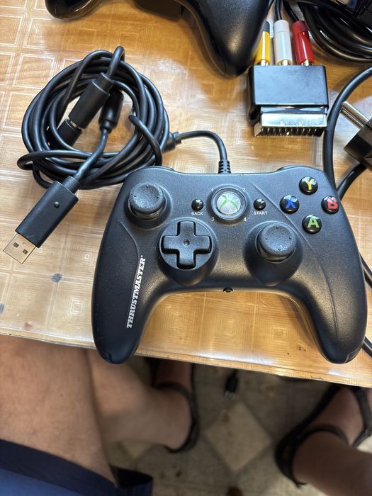 Запчастини до XBOX 360 в подарунок мортал комбат игра