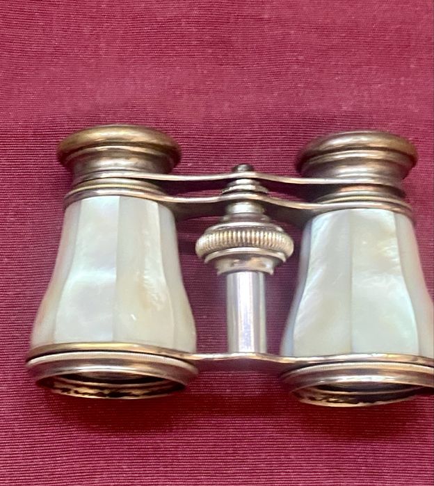 Binóculos de teatro em madreperola