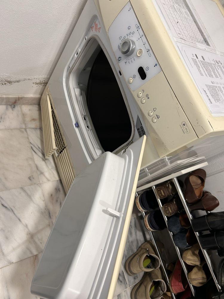 Maquina secar roupa Whirlpool - usada